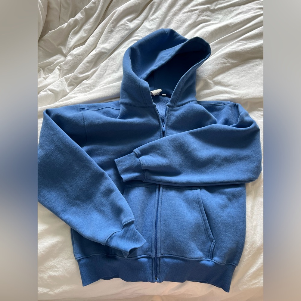 💙 Aritzia sweatfleece zip up 💙